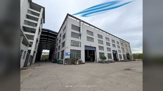 समुद्री पोशाक निर्माता