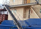 फिक्स्ड इच्छुक स्टील / एल्यूमीनियम मिश्र धातु समुद्री बोर्डिंग सीढ़ी आवास सीढ़ी आपूर्तिकर्ता